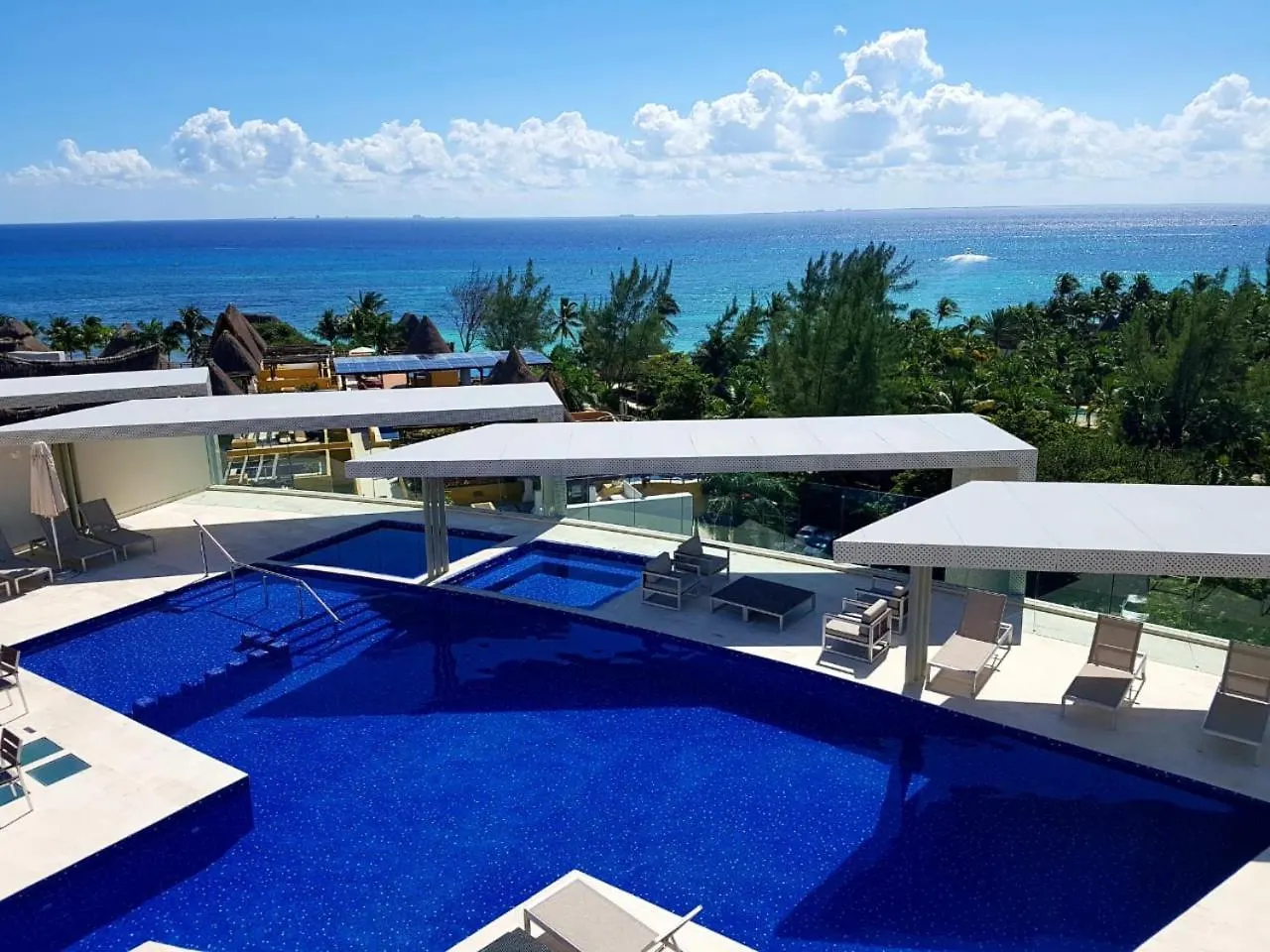 Precious 1 Bedroom In Brand New Miranda Building By Happy Address Playa del Carmen Apartment