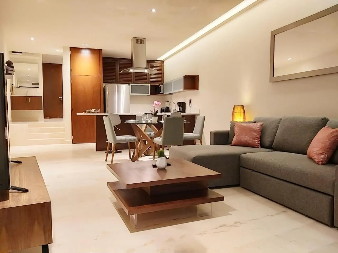 Precious 1 Bedroom In Brand New Miranda Building By Happy Address Playa del Carmen