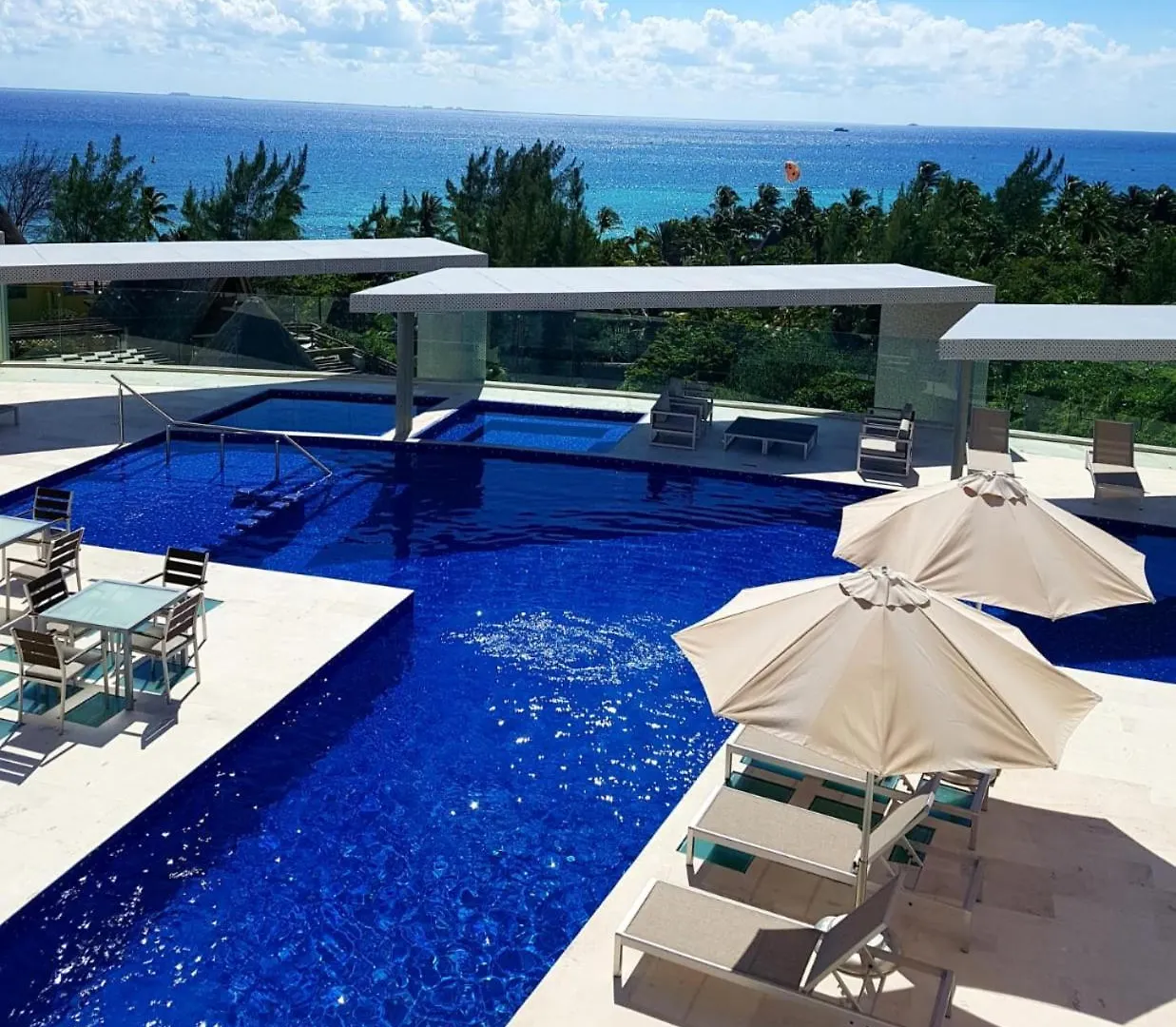 Apartment Precious 1 Bedroom In Brand New Miranda Building By Happy Address Playa del Carmen